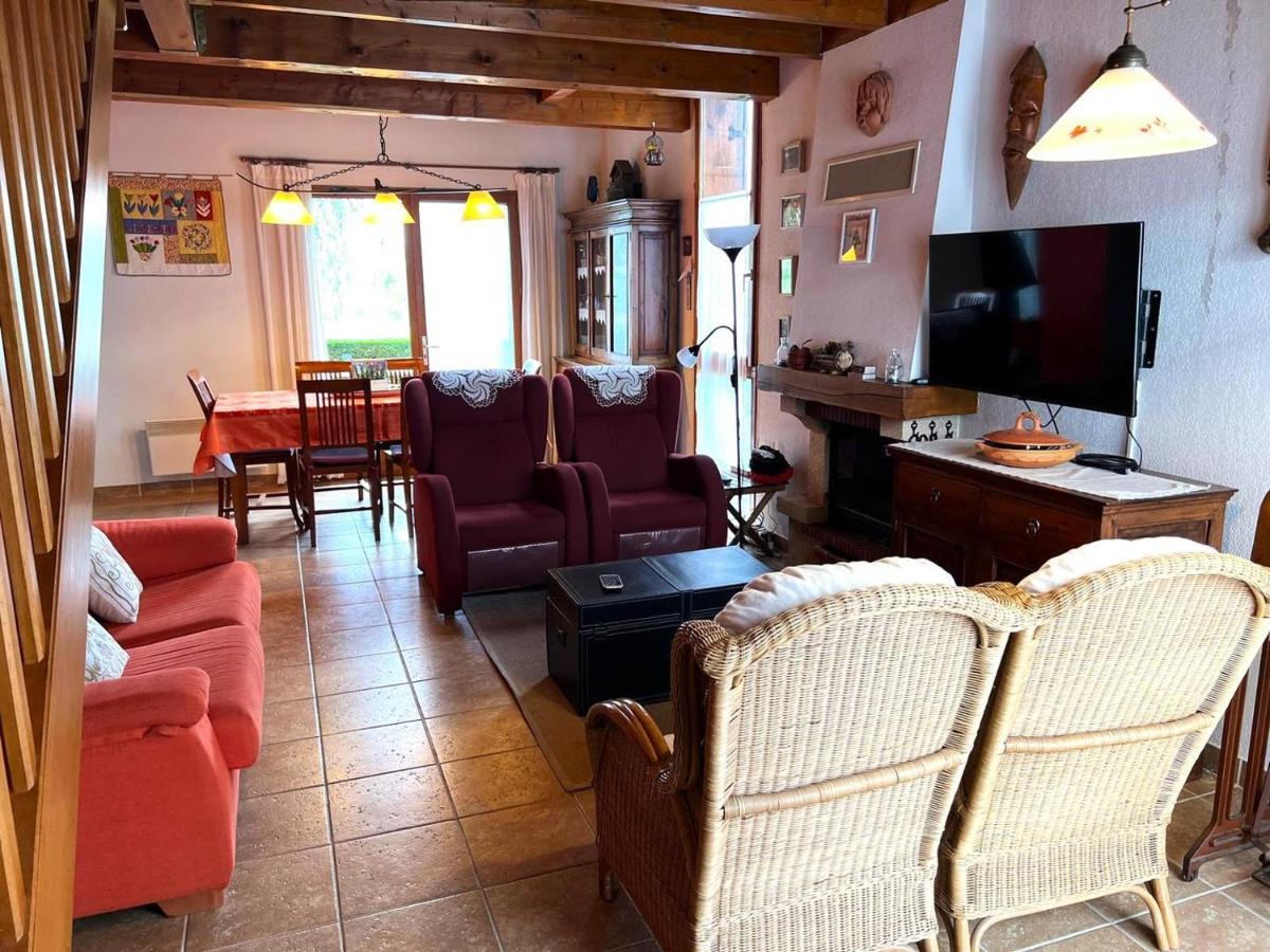 Casa Adosada Para Familias En Santa Leocadia Sainte-Léocadie Екстериор снимка