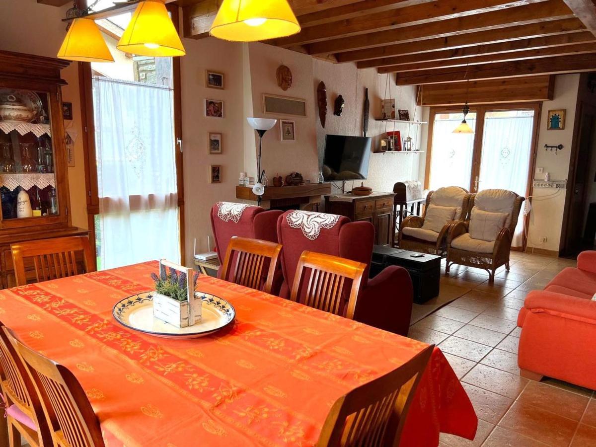 Casa Adosada Para Familias En Santa Leocadia Sainte-Léocadie Екстериор снимка