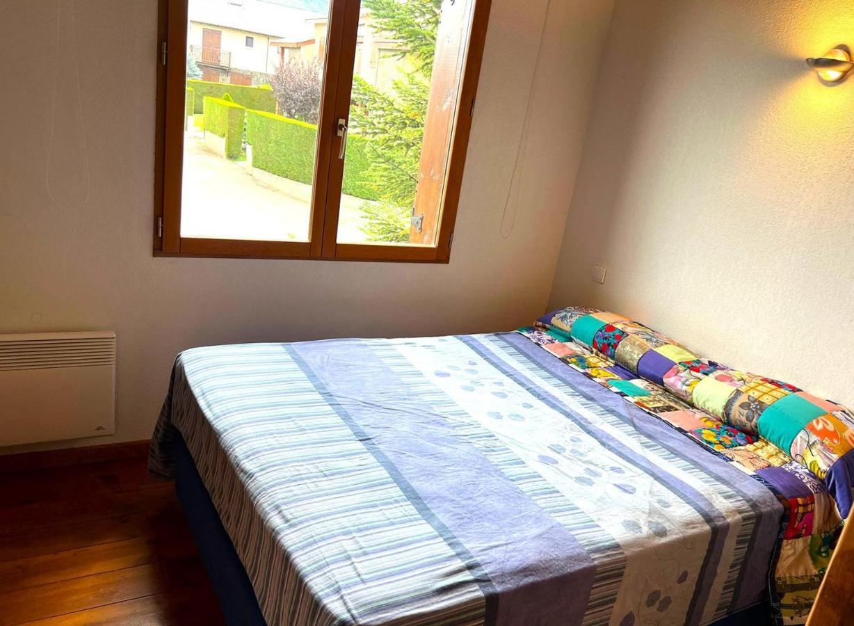 Casa Adosada Para Familias En Santa Leocadia Sainte-Léocadie Екстериор снимка