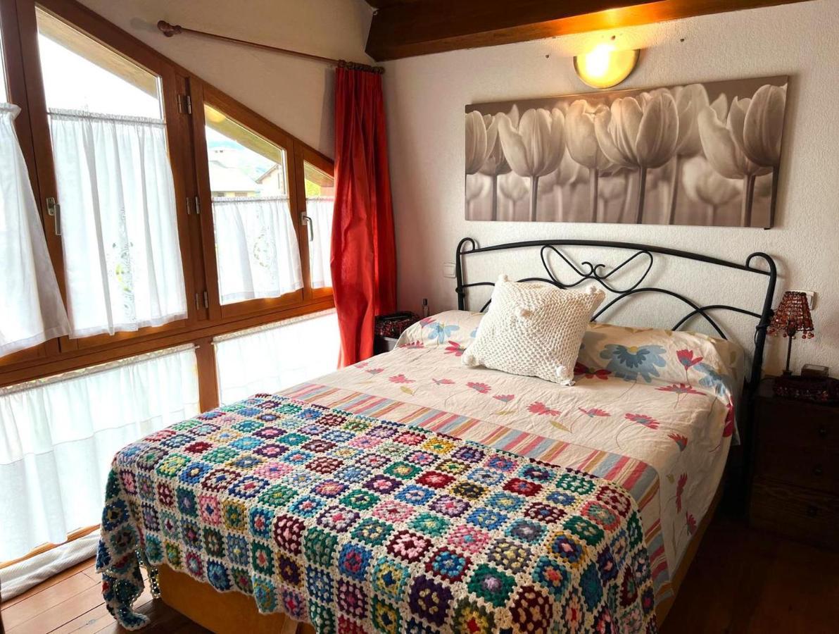 Casa Adosada Para Familias En Santa Leocadia Sainte-Léocadie Екстериор снимка